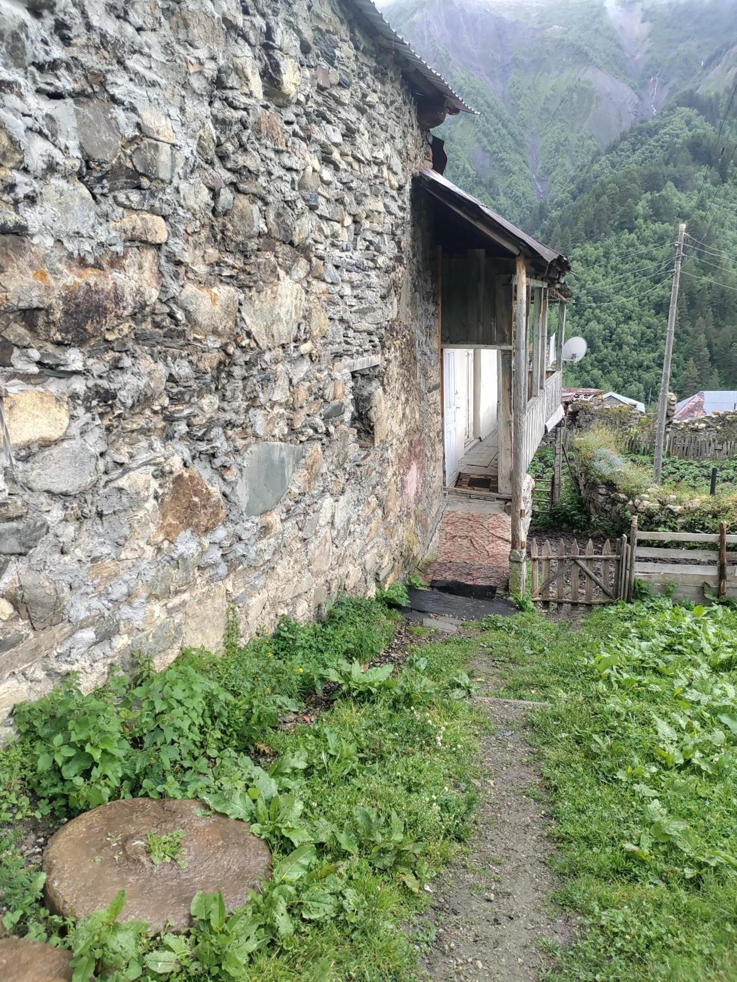 Guest House "Betqil" Adishi エクステリア 写真